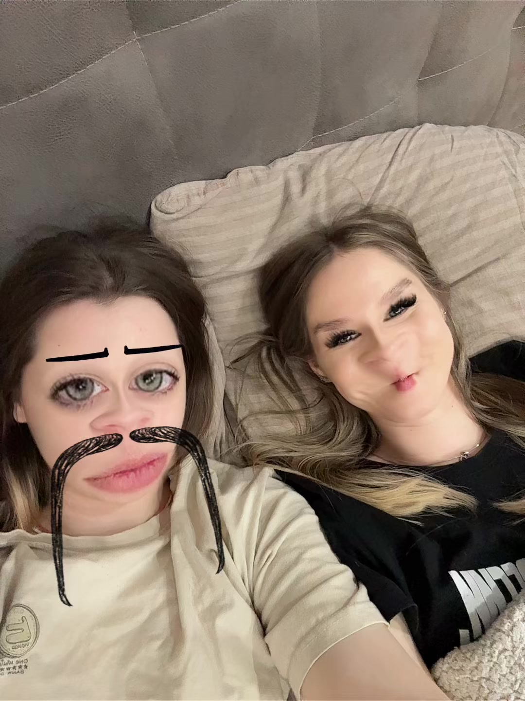 @🫨