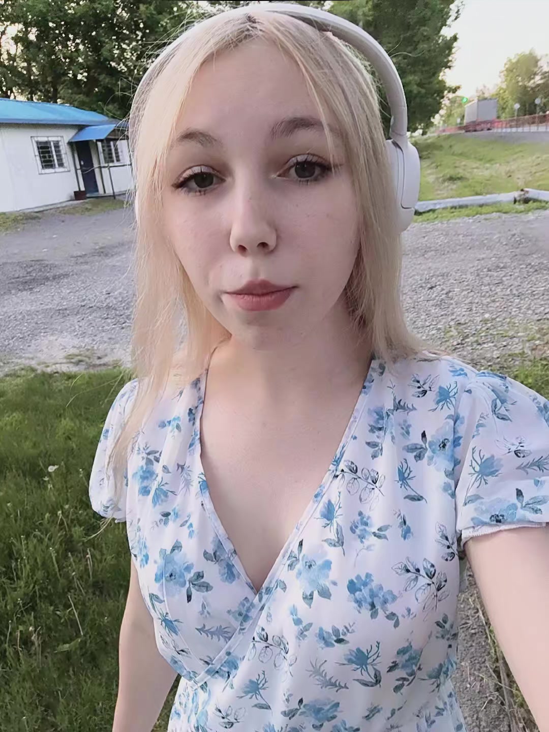 @Дина