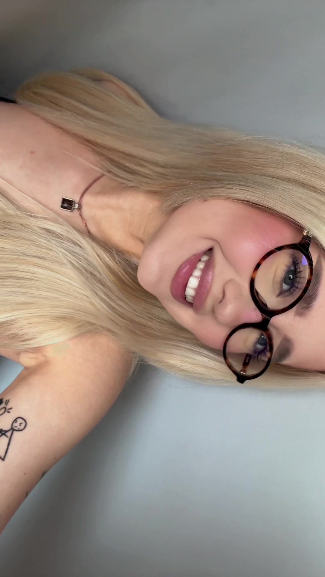 @HollyMolly