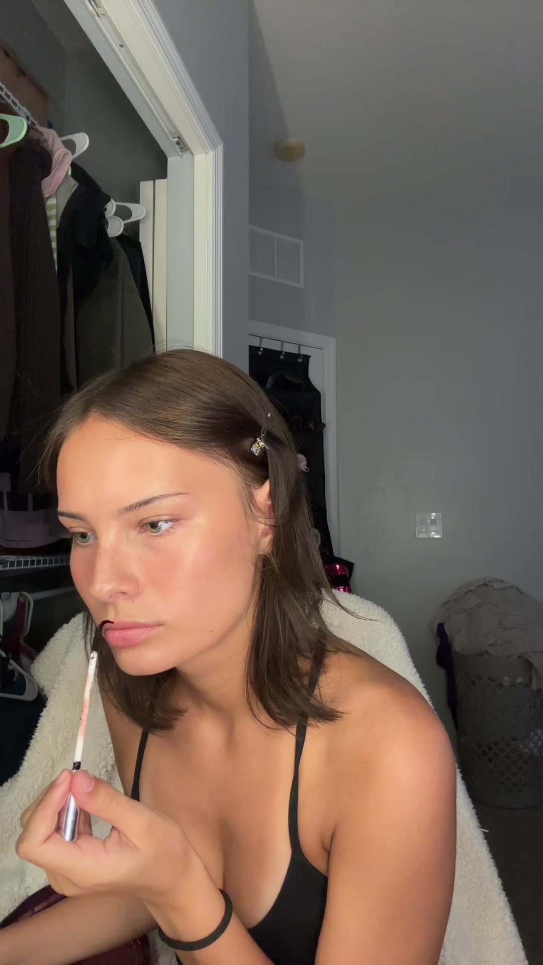 @:3