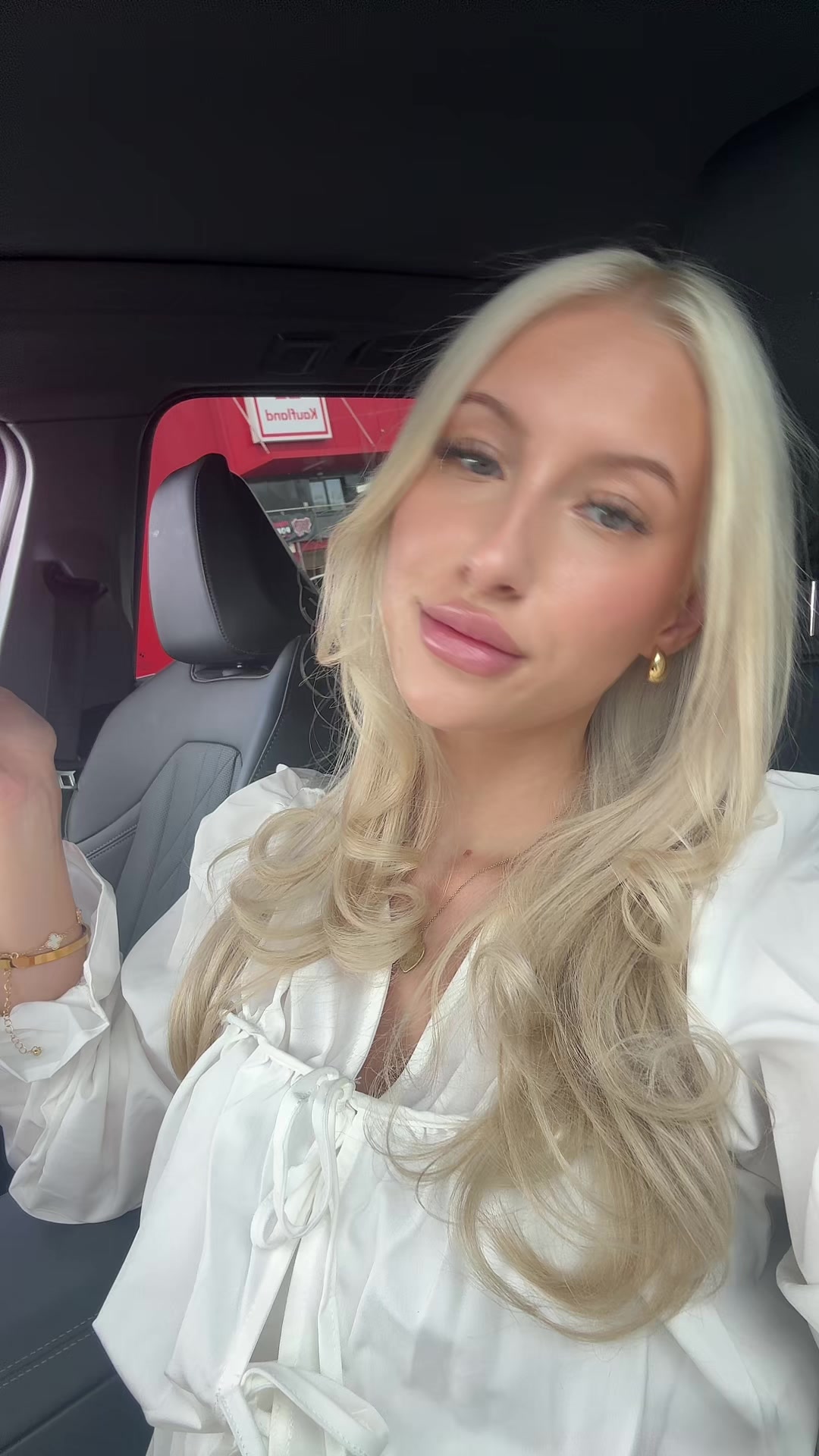 @ciaracollien