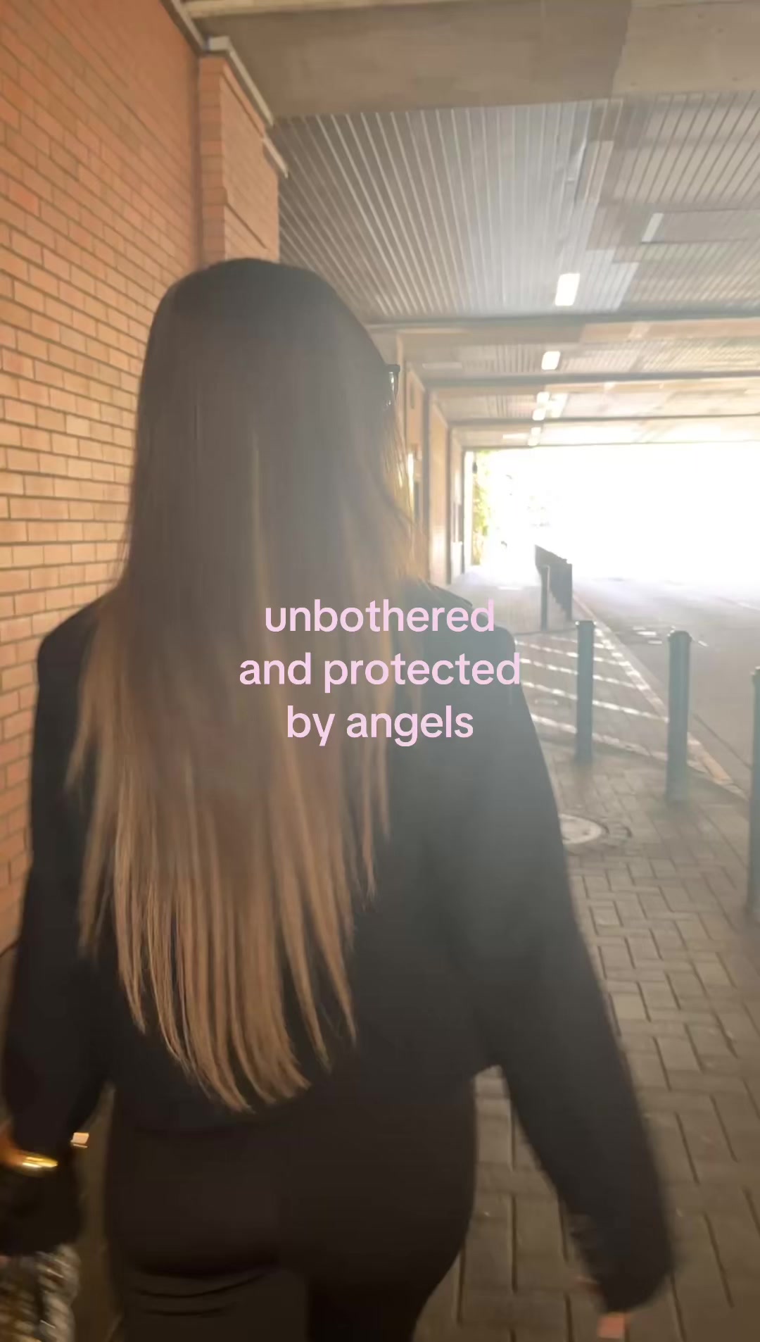 @𝒜𓃮