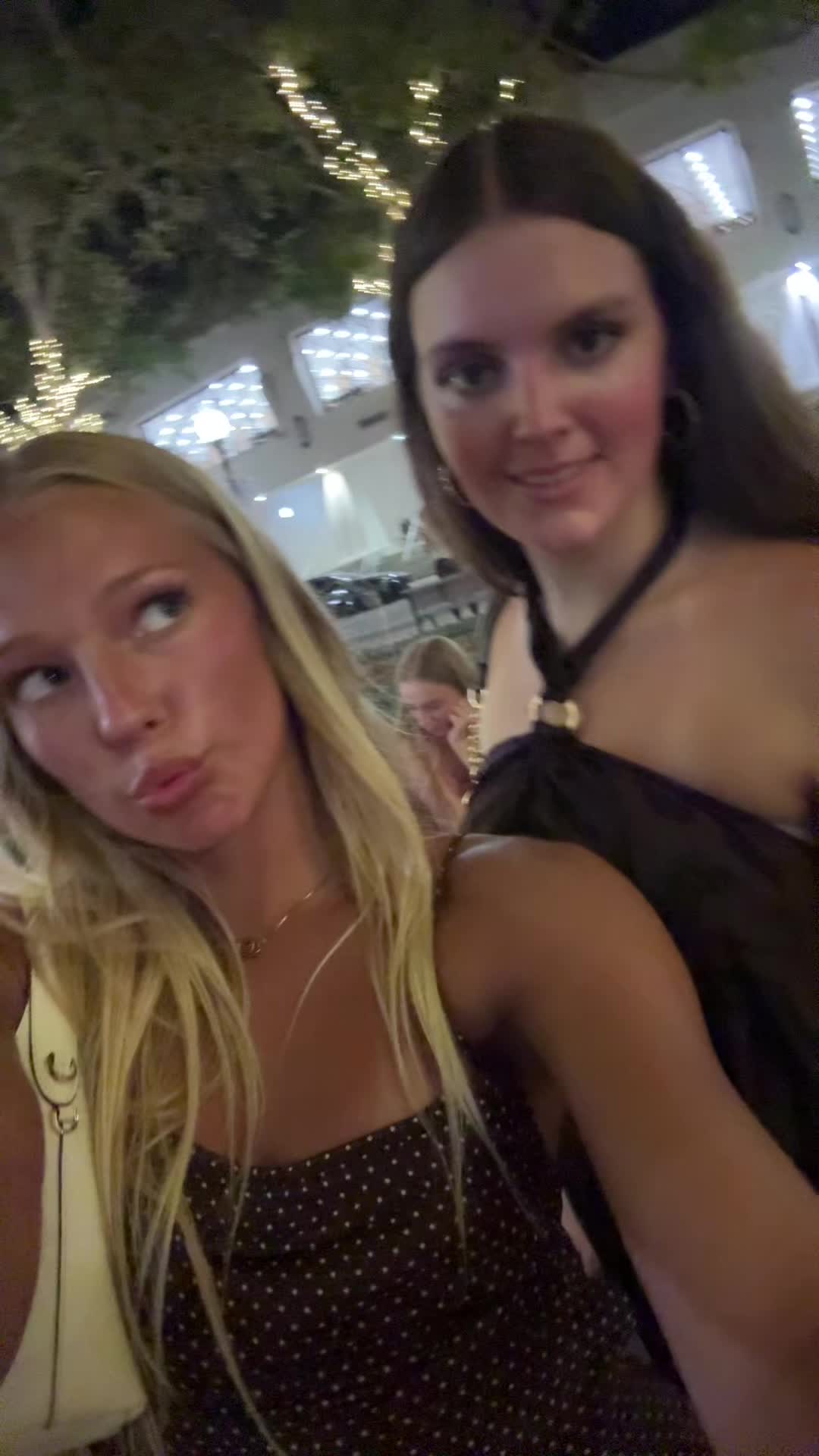 @Izabelll
