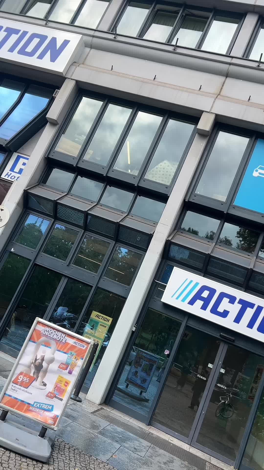 @𝐋𝐚𝐝𝐲 𝐂𝐡𝐢𝐜𝐚 𝐋𝐨𝐜𝐚