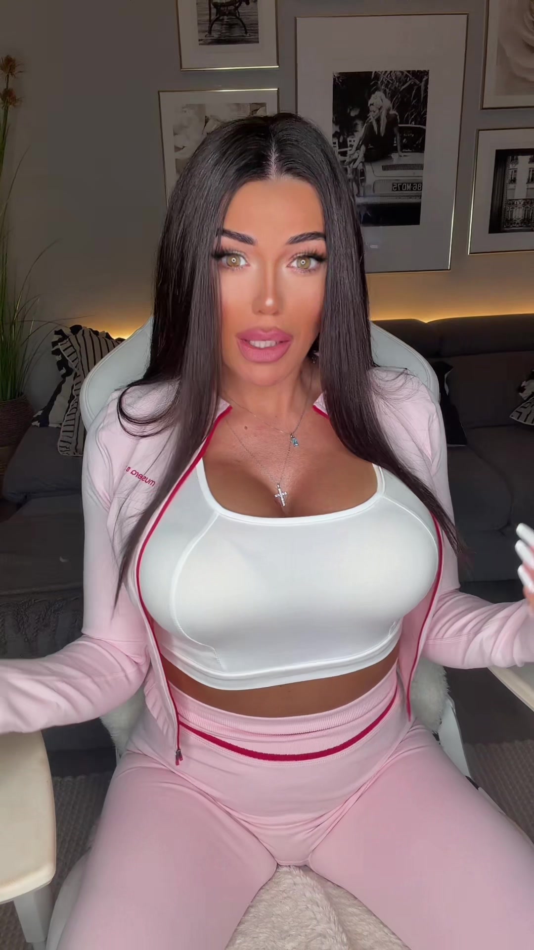@Valentina