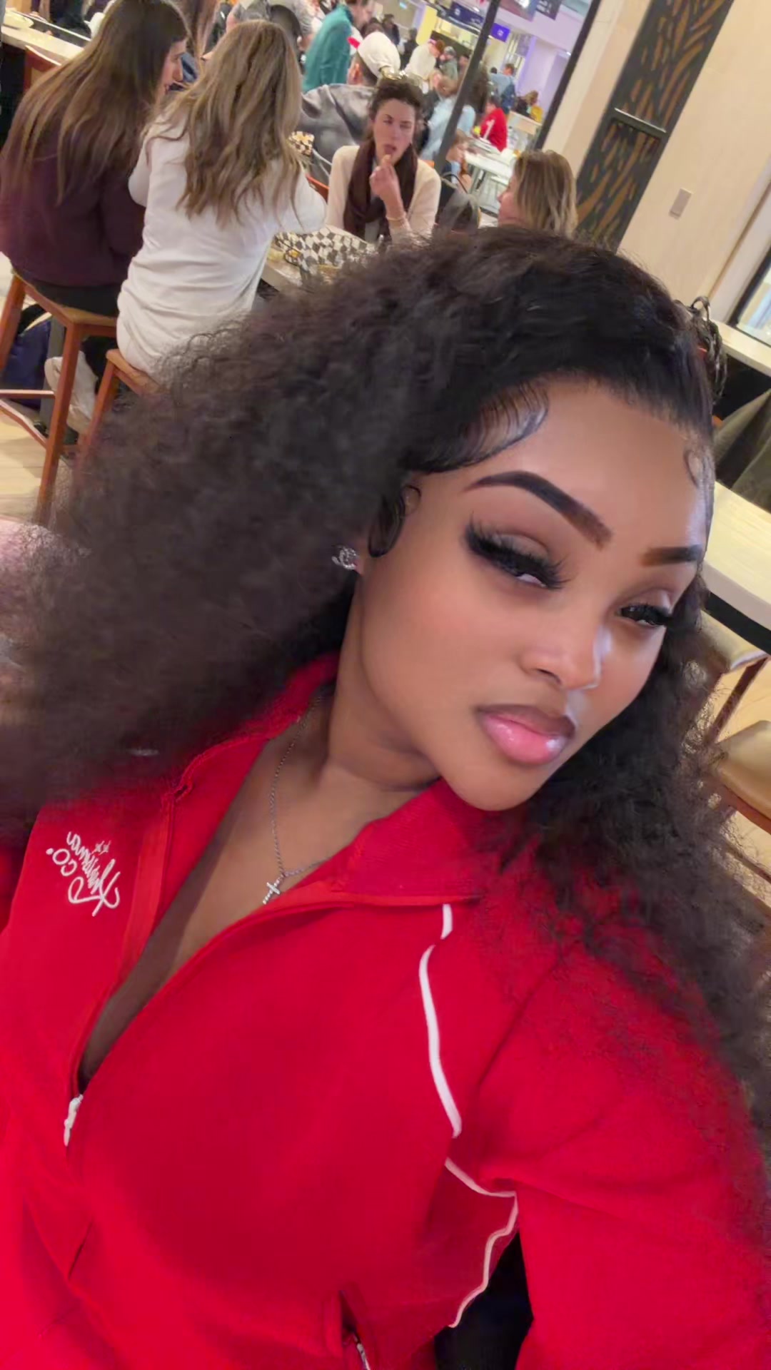 @Ari Wright | Hairstylist