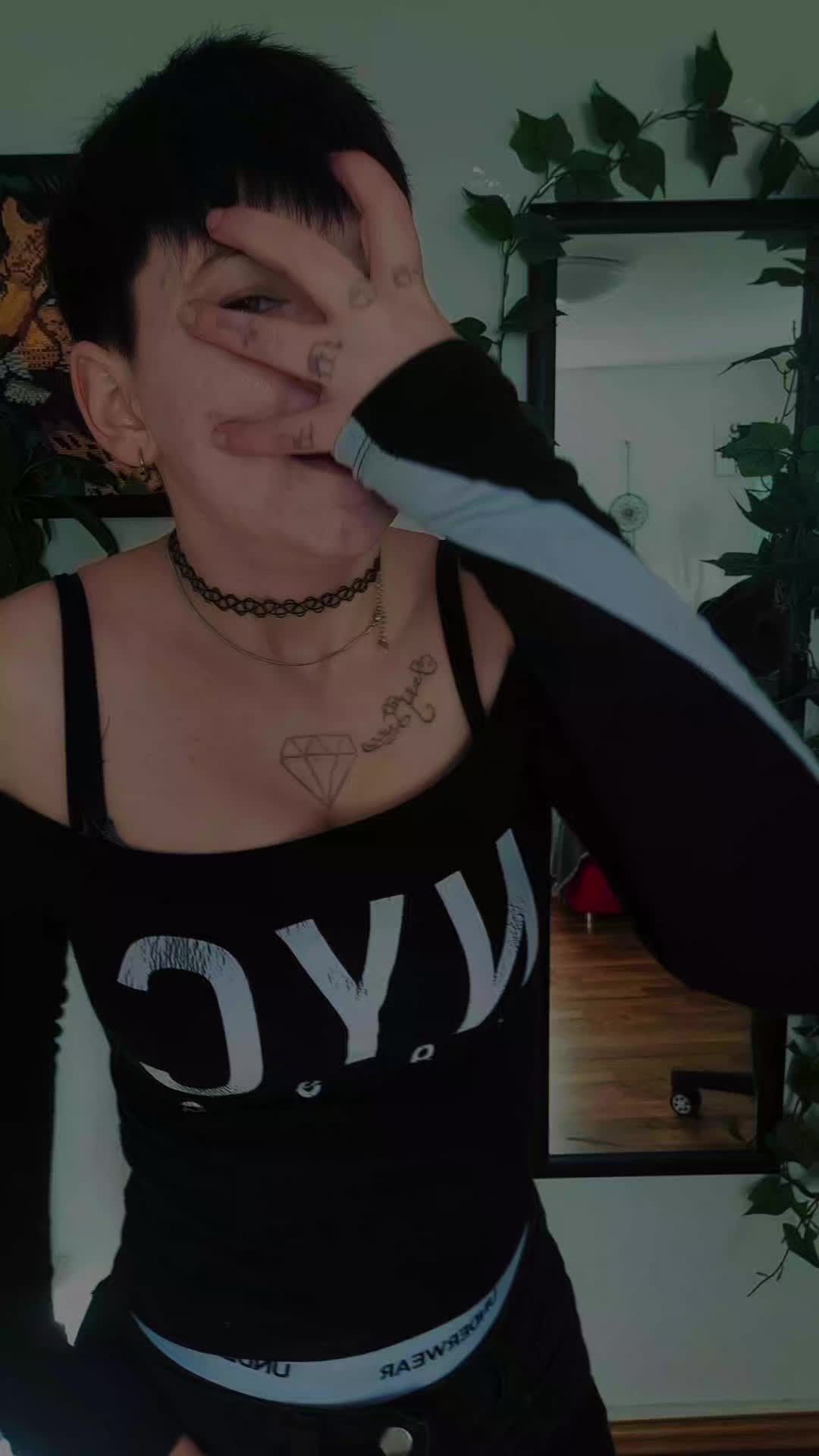 @Nachtfalter🦋