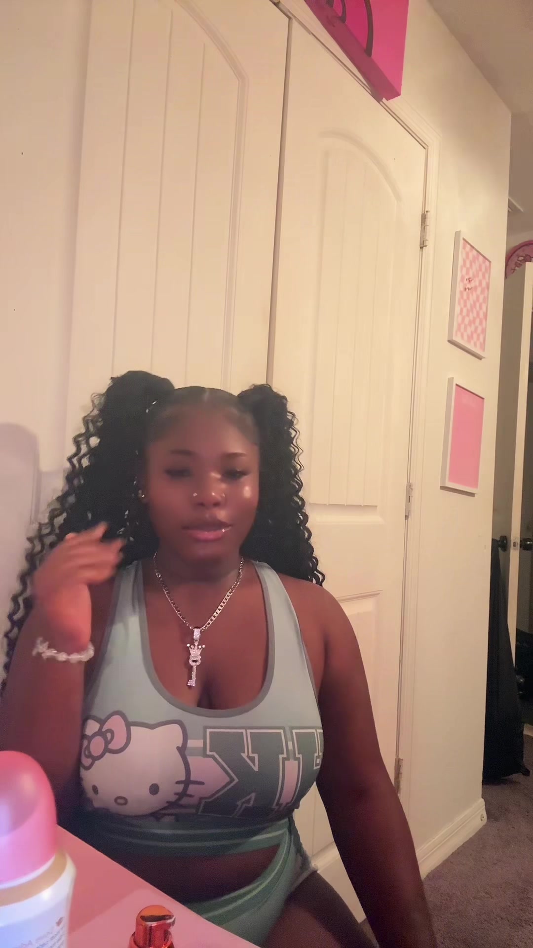 @QUEENGIGGLES