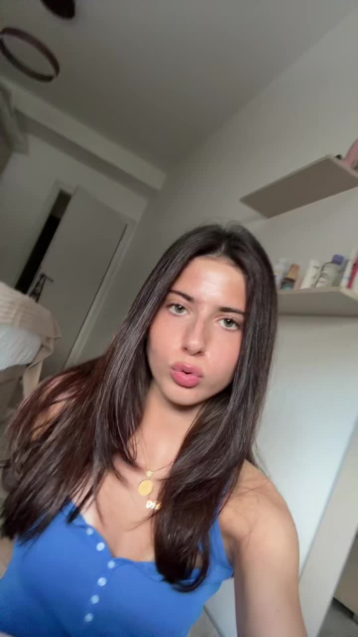 @Adora