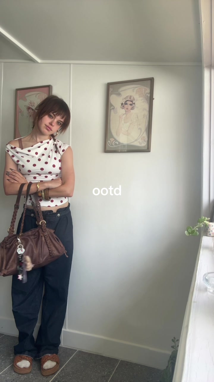 @bella