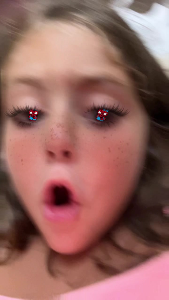 @angela_molly