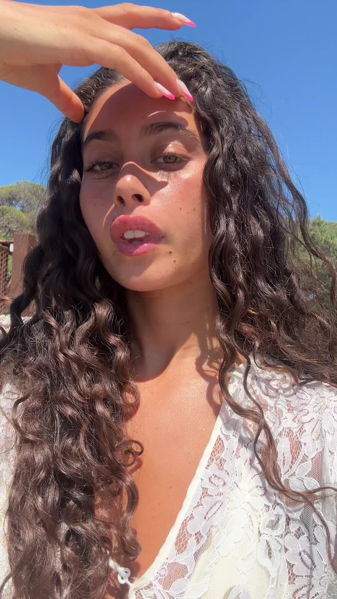 @sophiaziskin