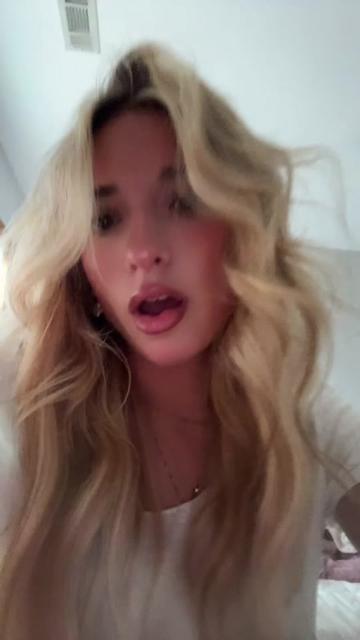 @bella