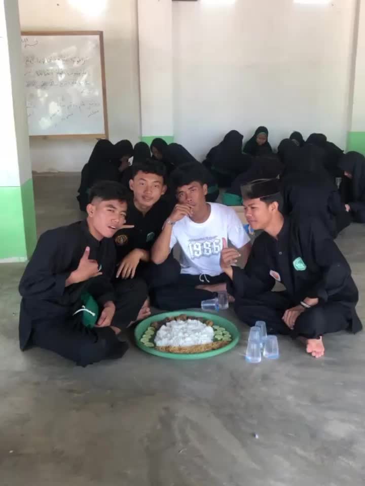 @Rzaabdlllh