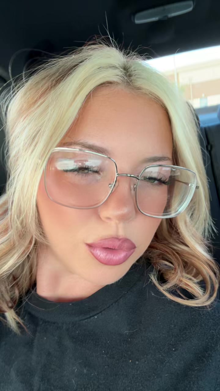 @onlygirlinthaworldd