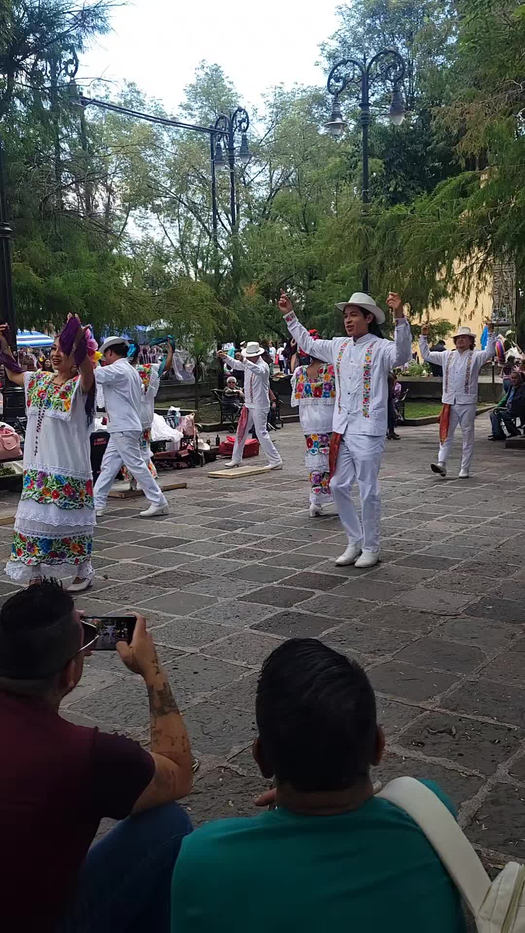@Latina