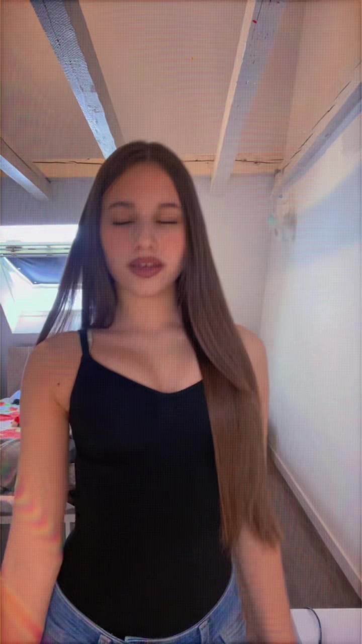 @๐๐ซ๐๐ง๐๐๐ฌ๐๐โฐ