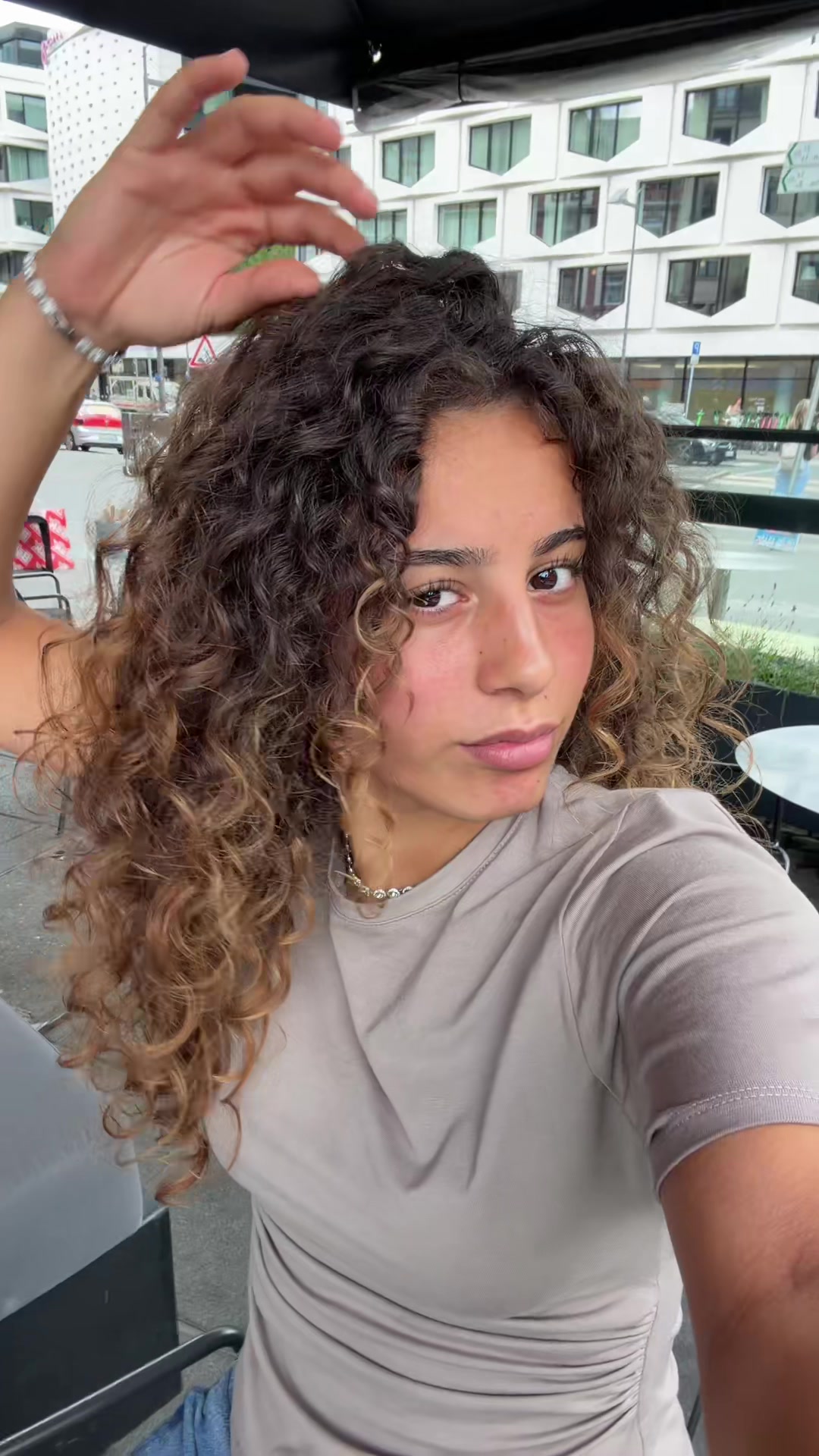 @noùr