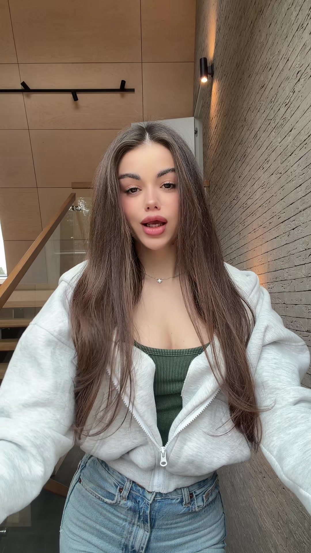 @_aleksandrasevich_