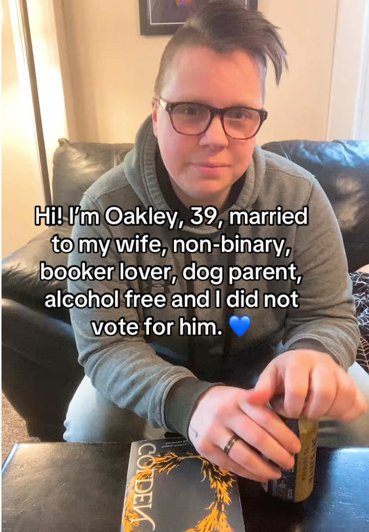 @Oakley | 📚🐾