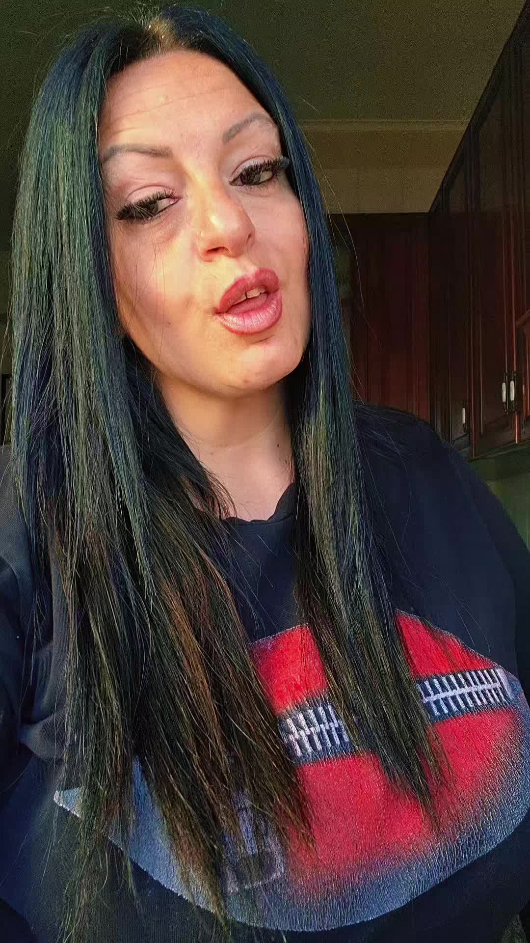 @👑Monica.85👑