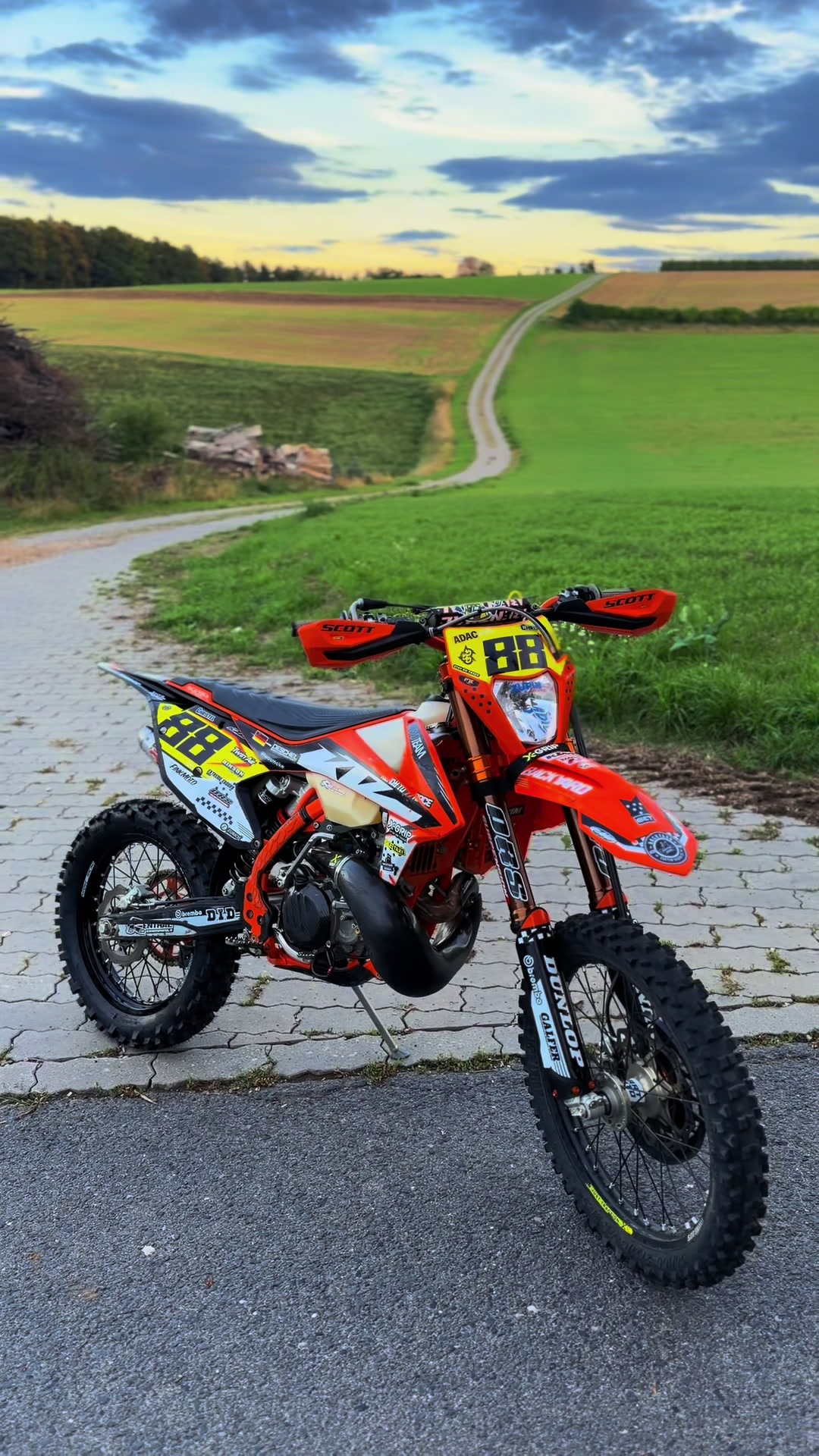 @Joni_moto