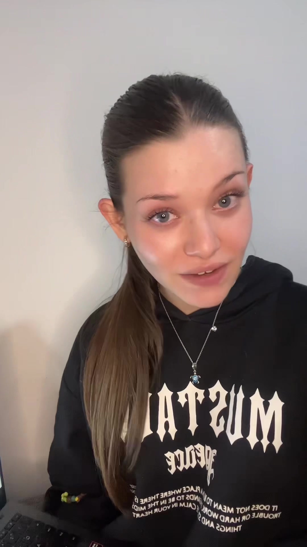 @Laragff