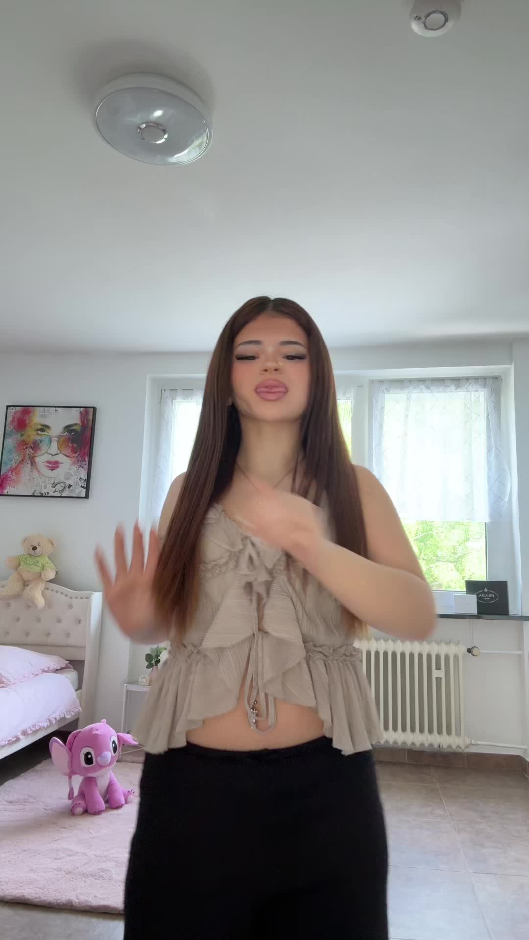 @vivi.trg_