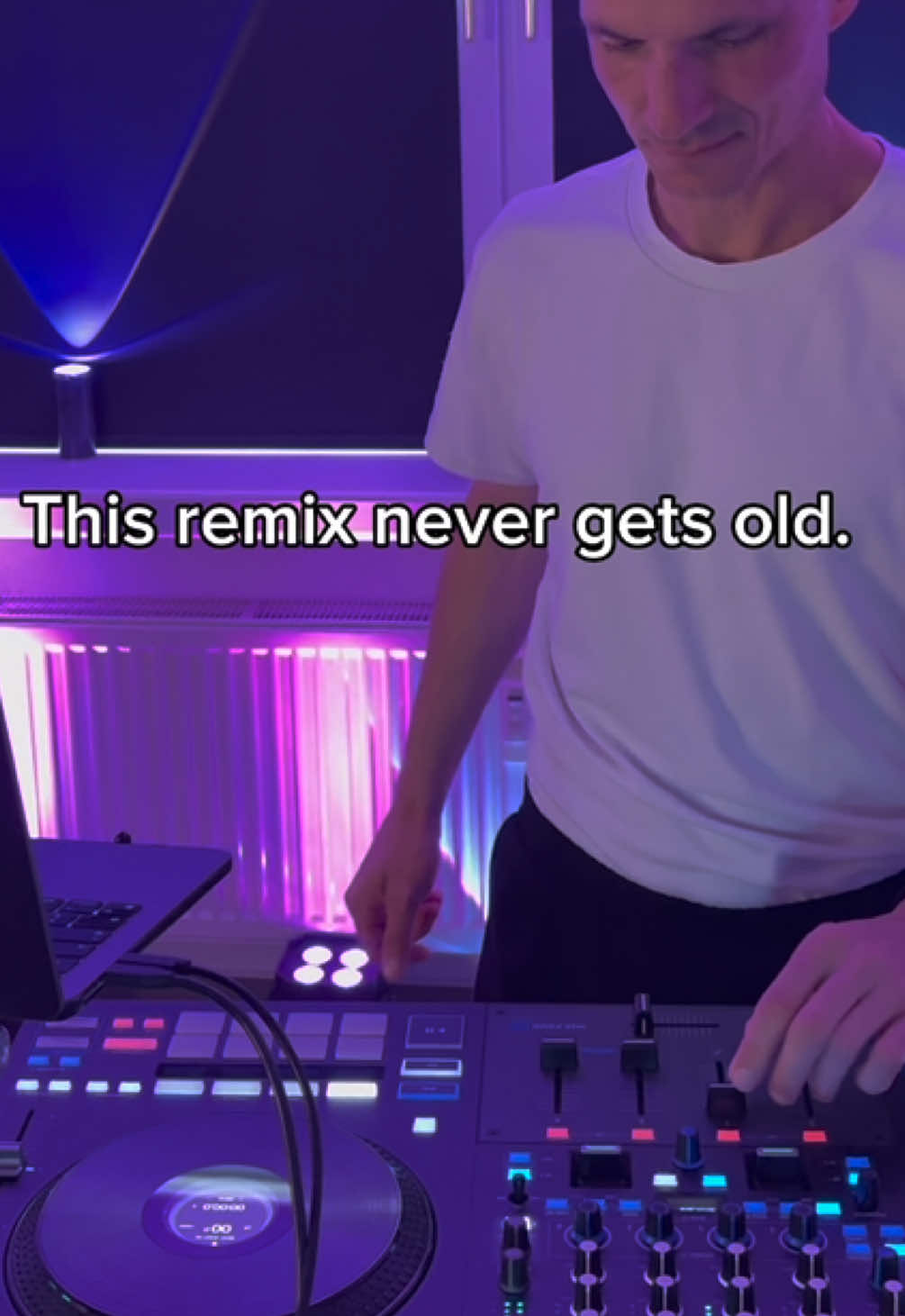 @AVELØ