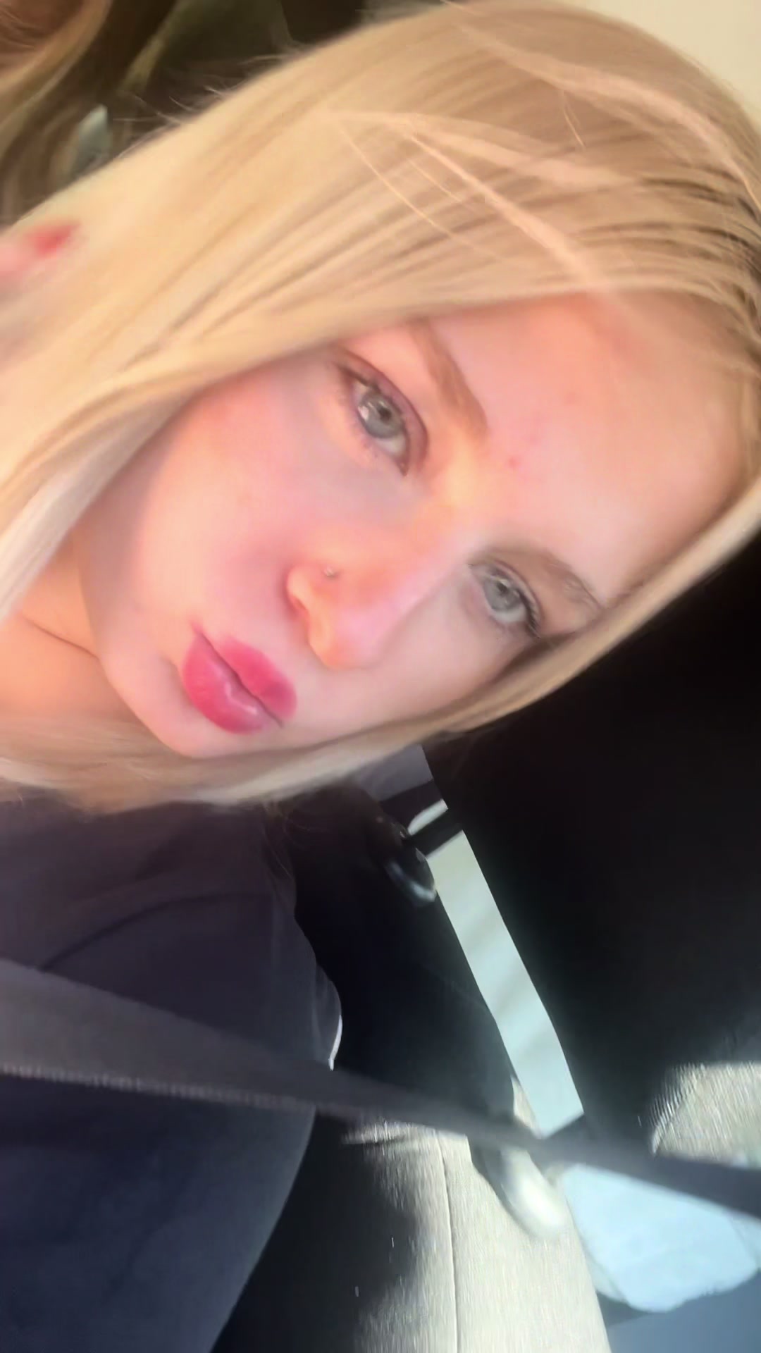 @Oliwka 🦢🥀✨👸🏼