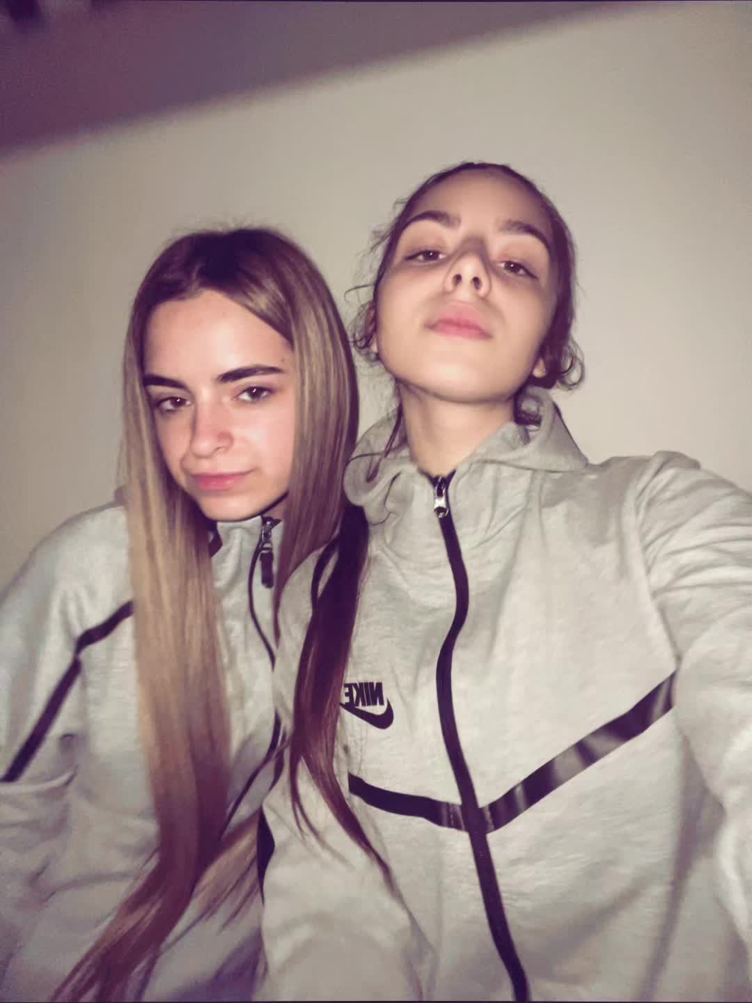@једна плава друга гарава💜
