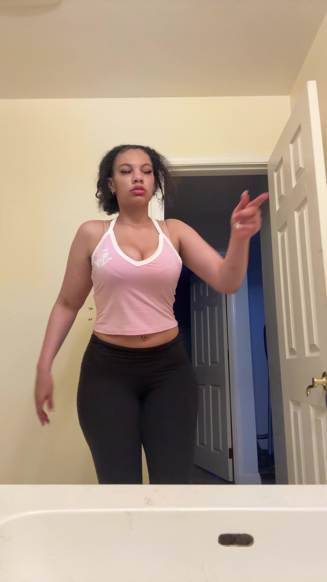 @𝒟𝑜𝓃𝓎𝒶💋