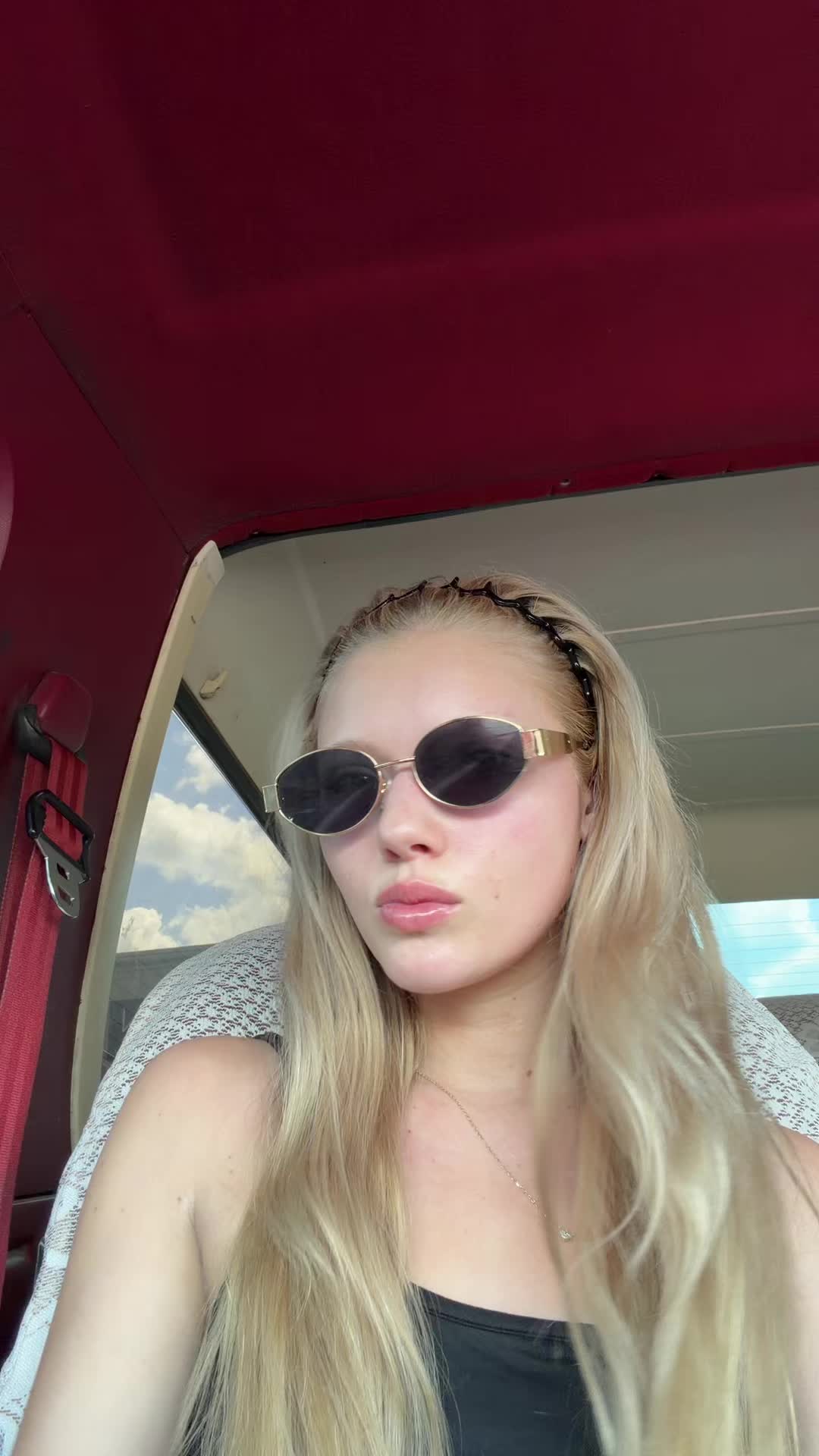 @😝