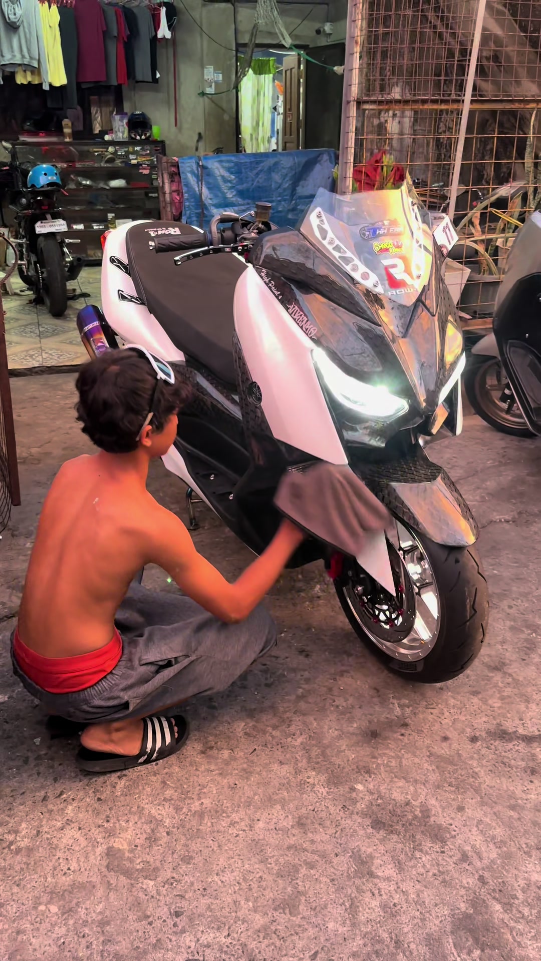 @Gawang Thh Err Works 😈😈😈