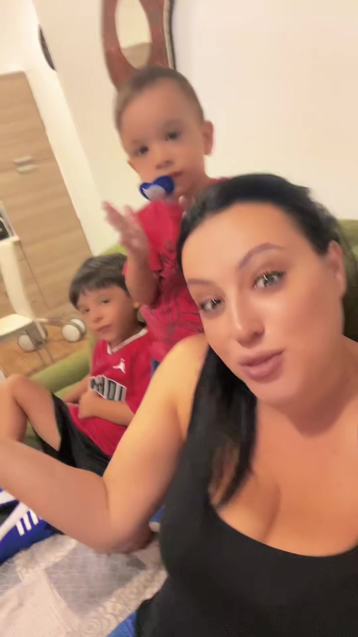 @Scricciola9