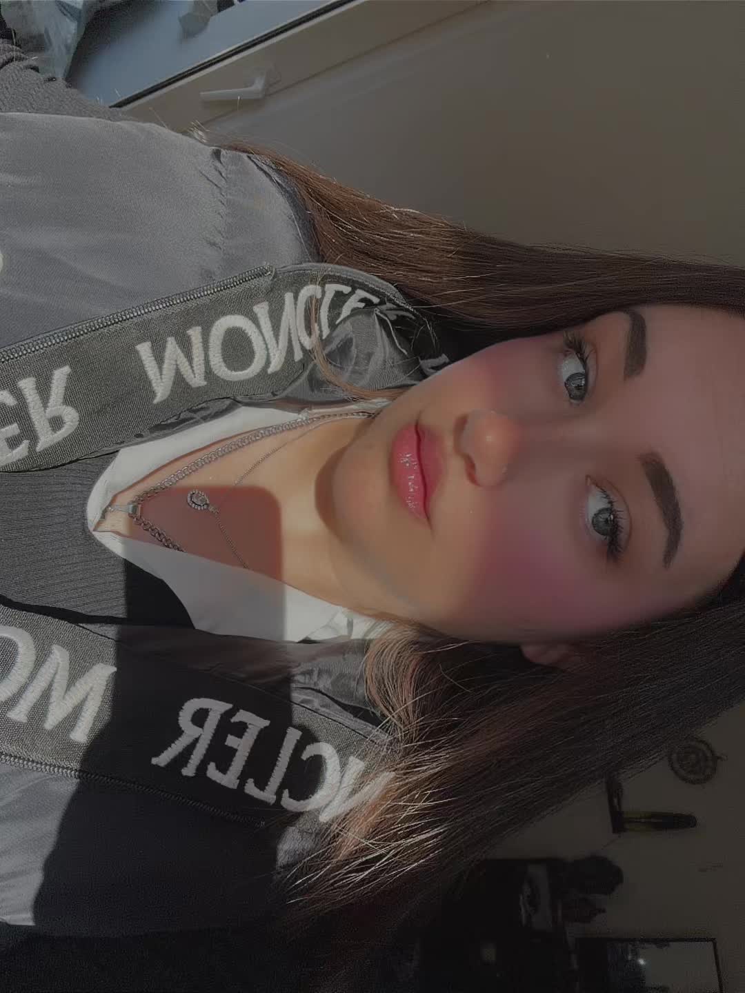 @Seline