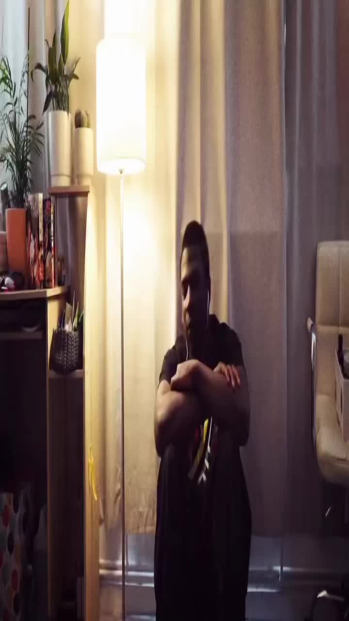@⃟