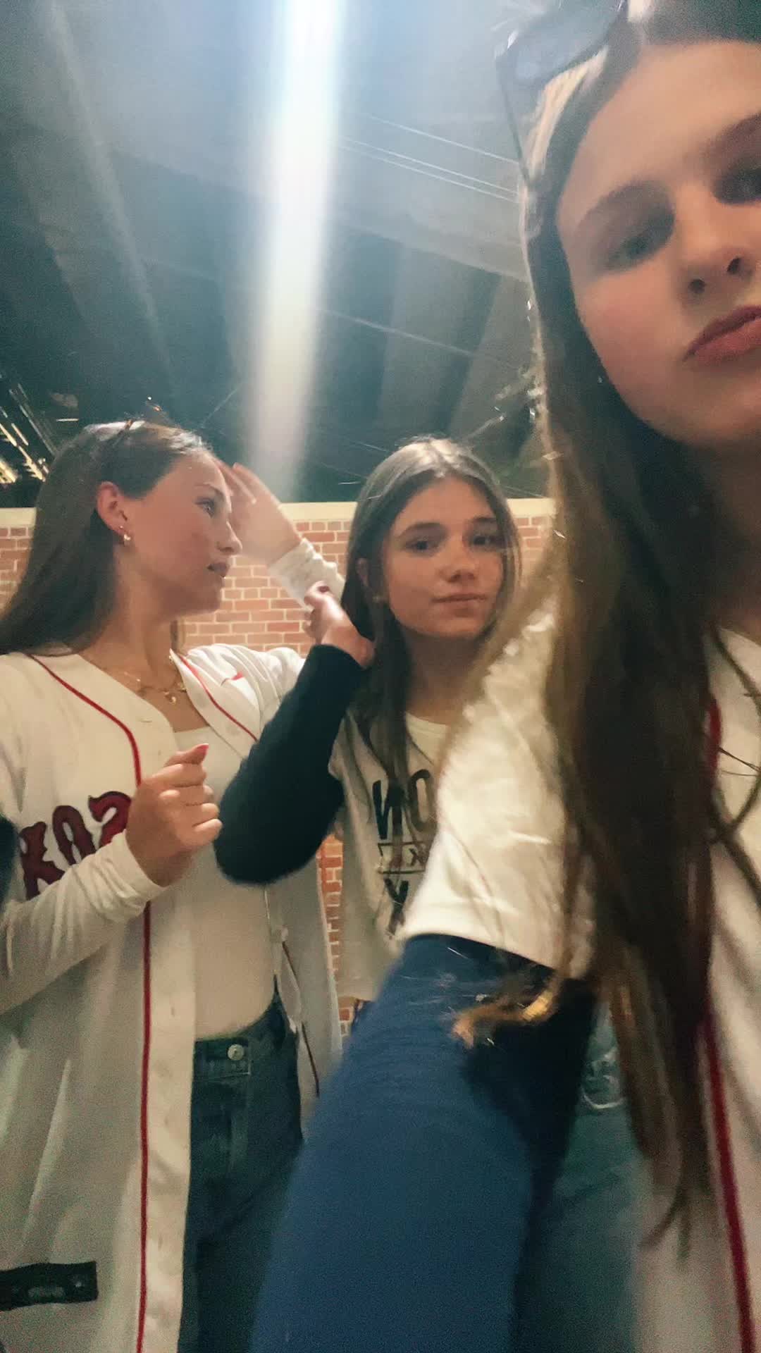 @vivienne