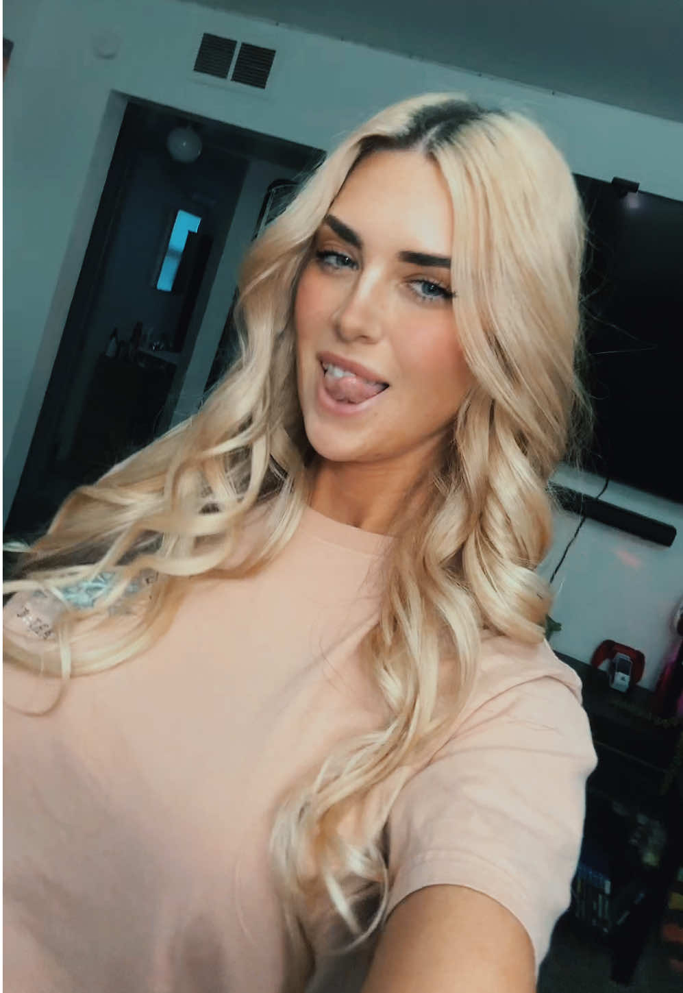 @blondiebarbie27