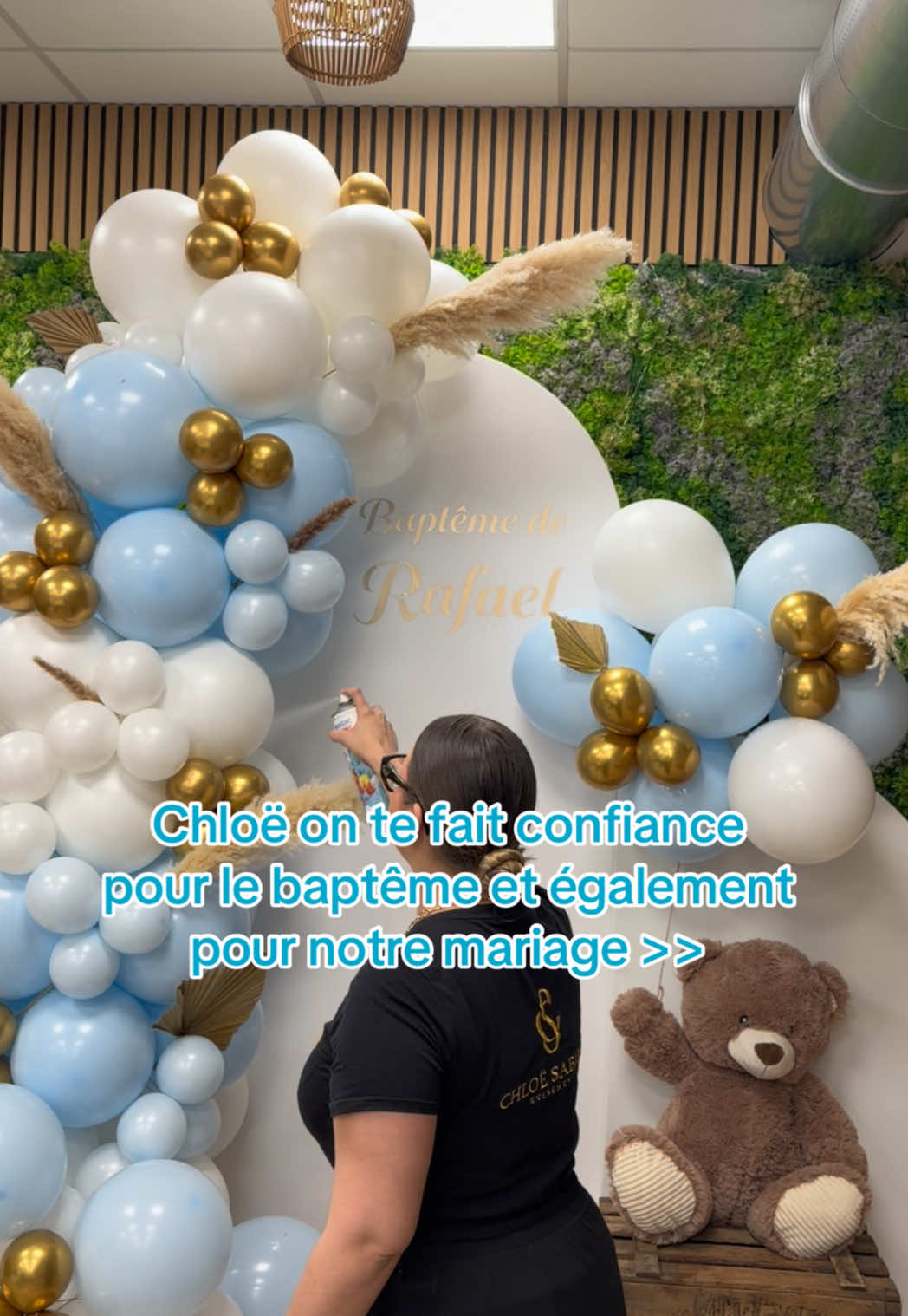 @chloesabiron