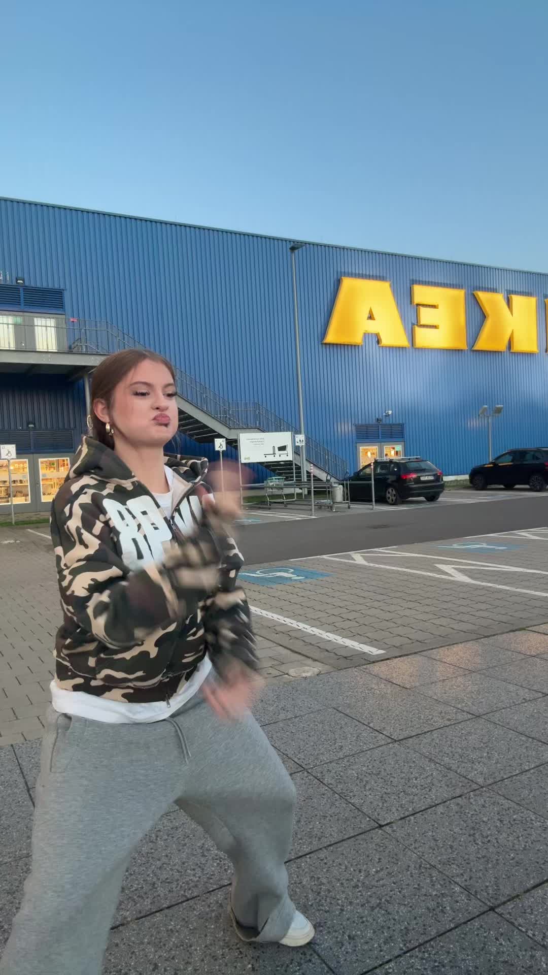 @𝐒𝐀𝐍𝐄𝐋𝐋𝐀 ☆