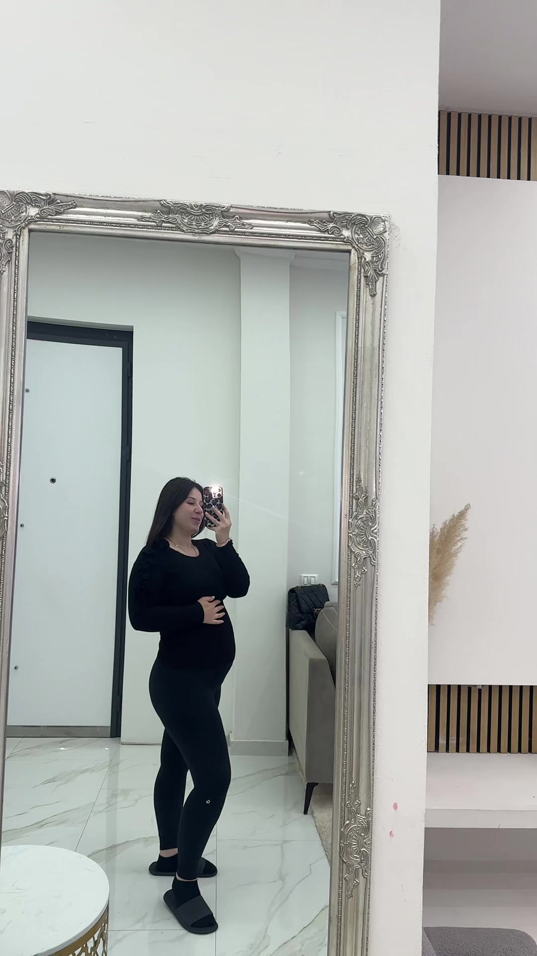 @X H E S I K A