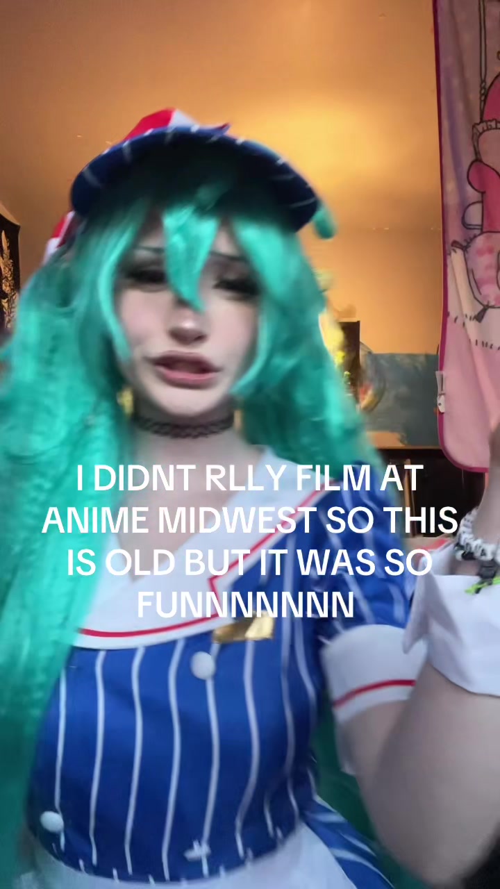 @Ellliee