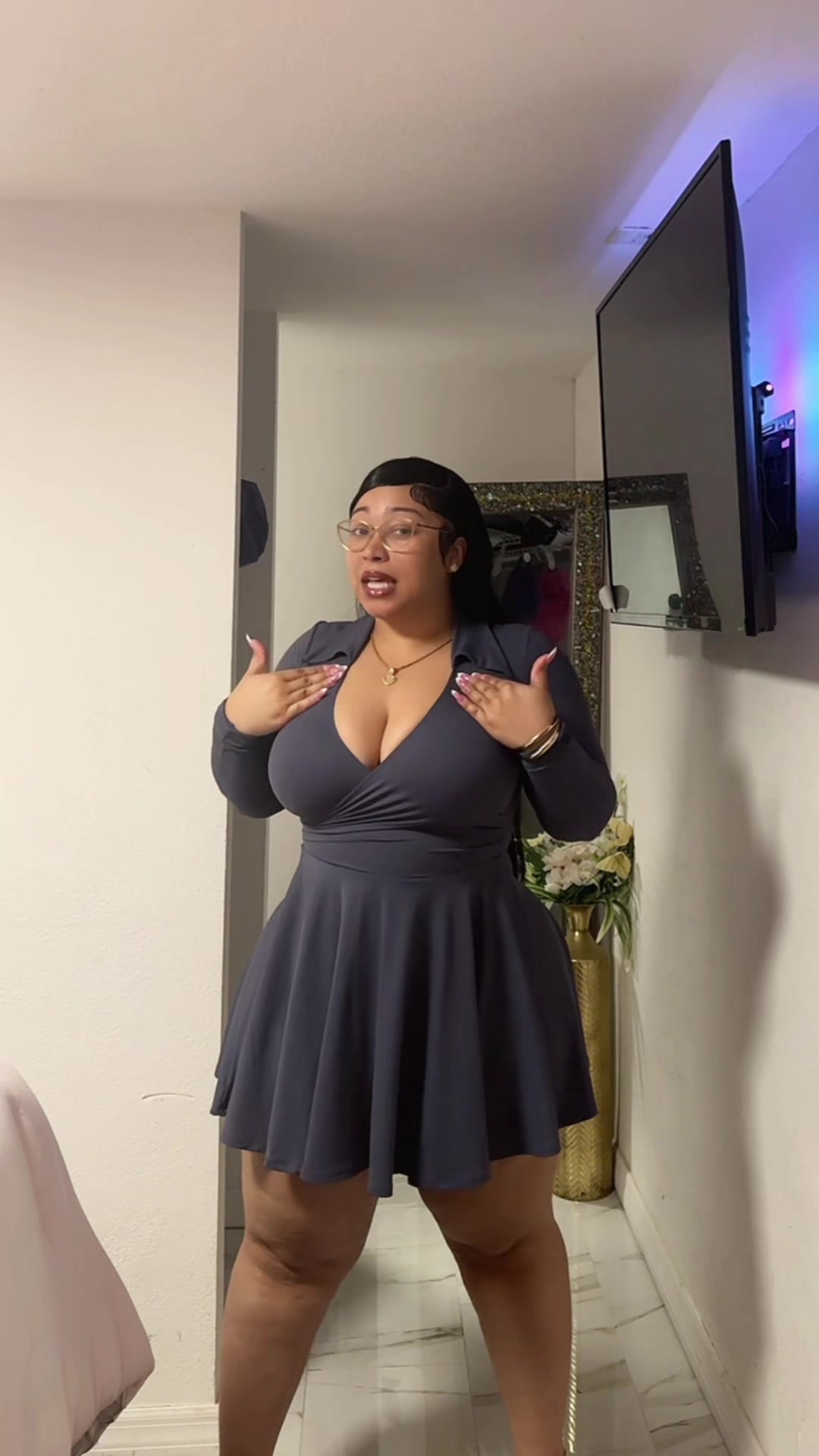 @YourAuntieMoe