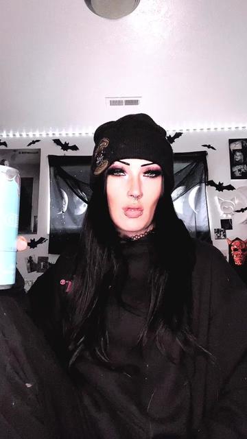 @𝕶𝖆𝖗𝖑𝖞🥀✨🖤