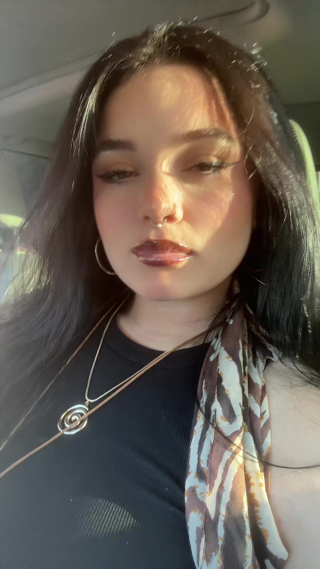 @mía