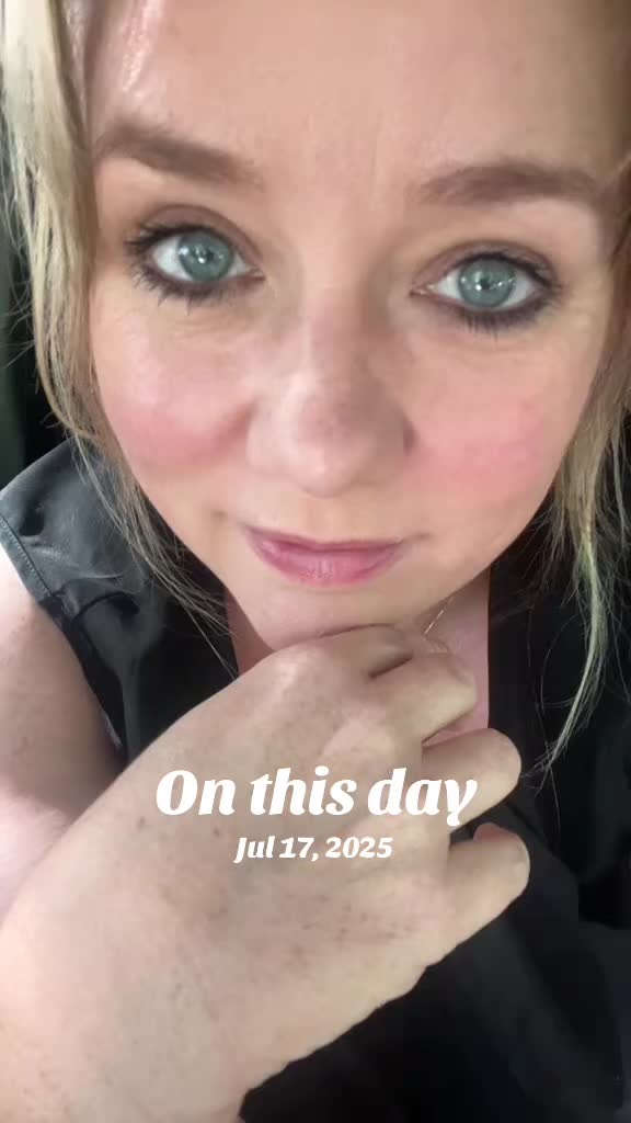 @angielouwho79