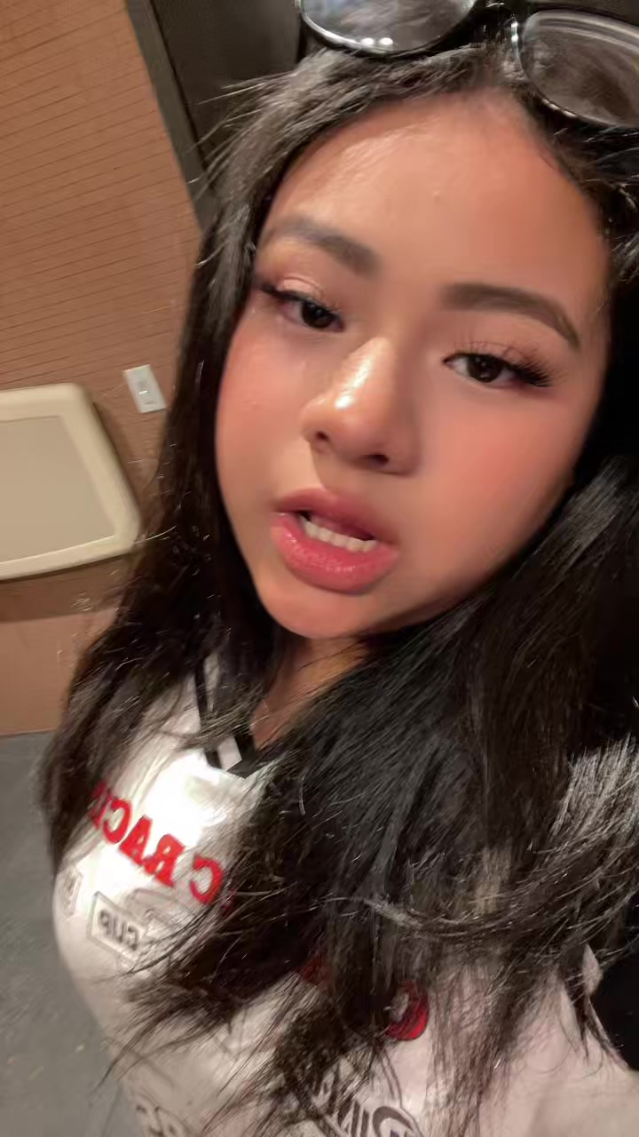 @Emi melanie