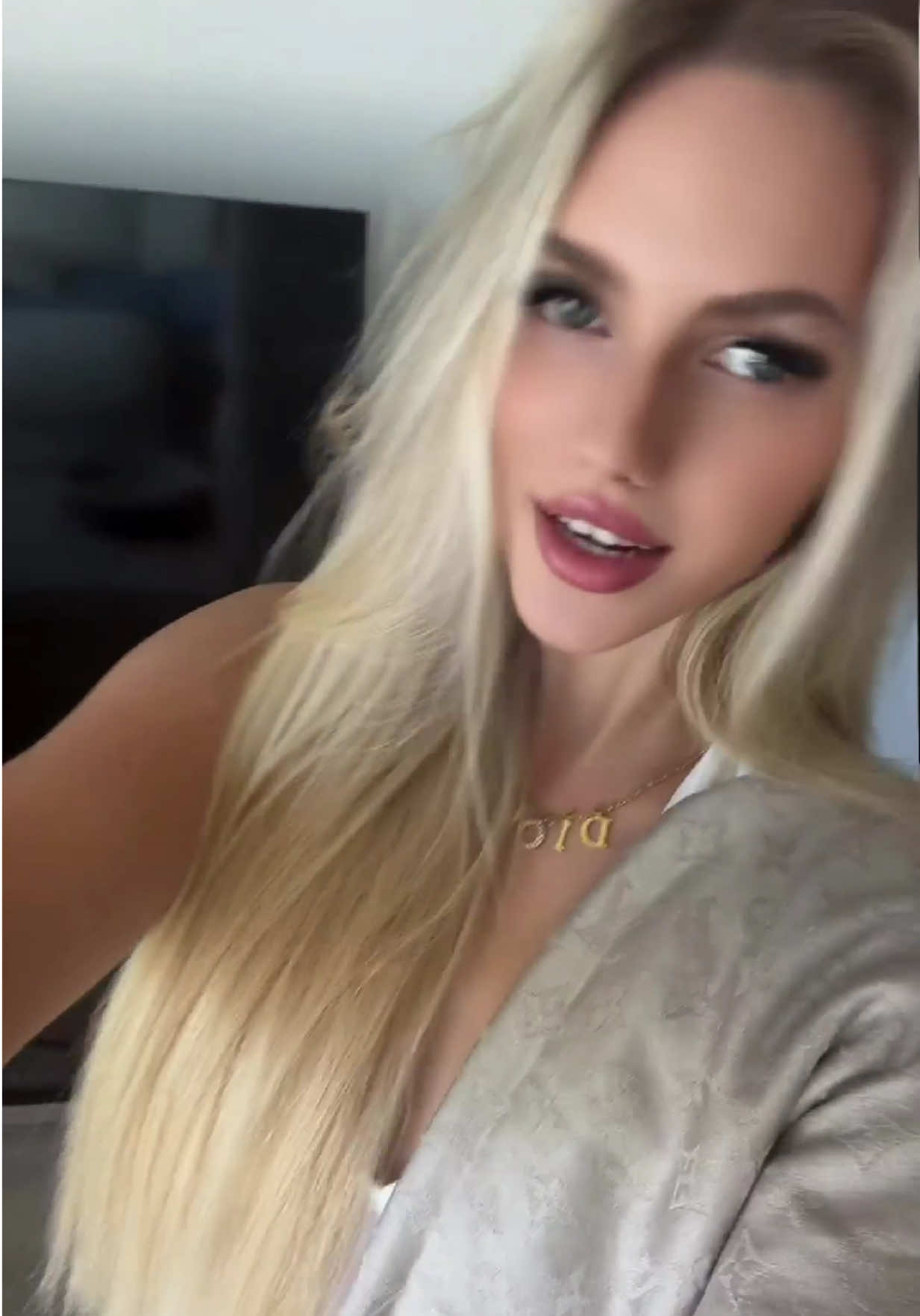 @itsvladameronenn
