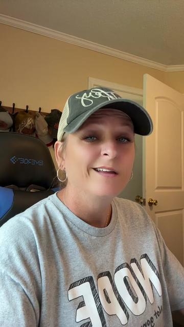 @MrsAmandaKEverett